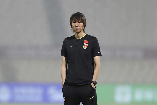 背后拥抱