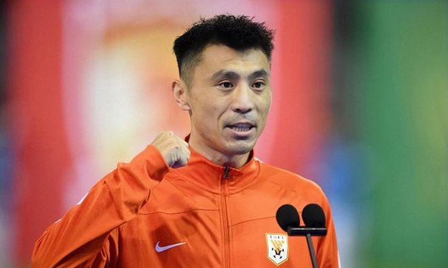 美女扒开尿口让男生爽